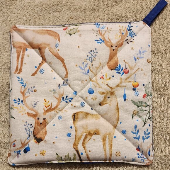 Pot holder - reindeer with ornaments - Picture 1 of 3